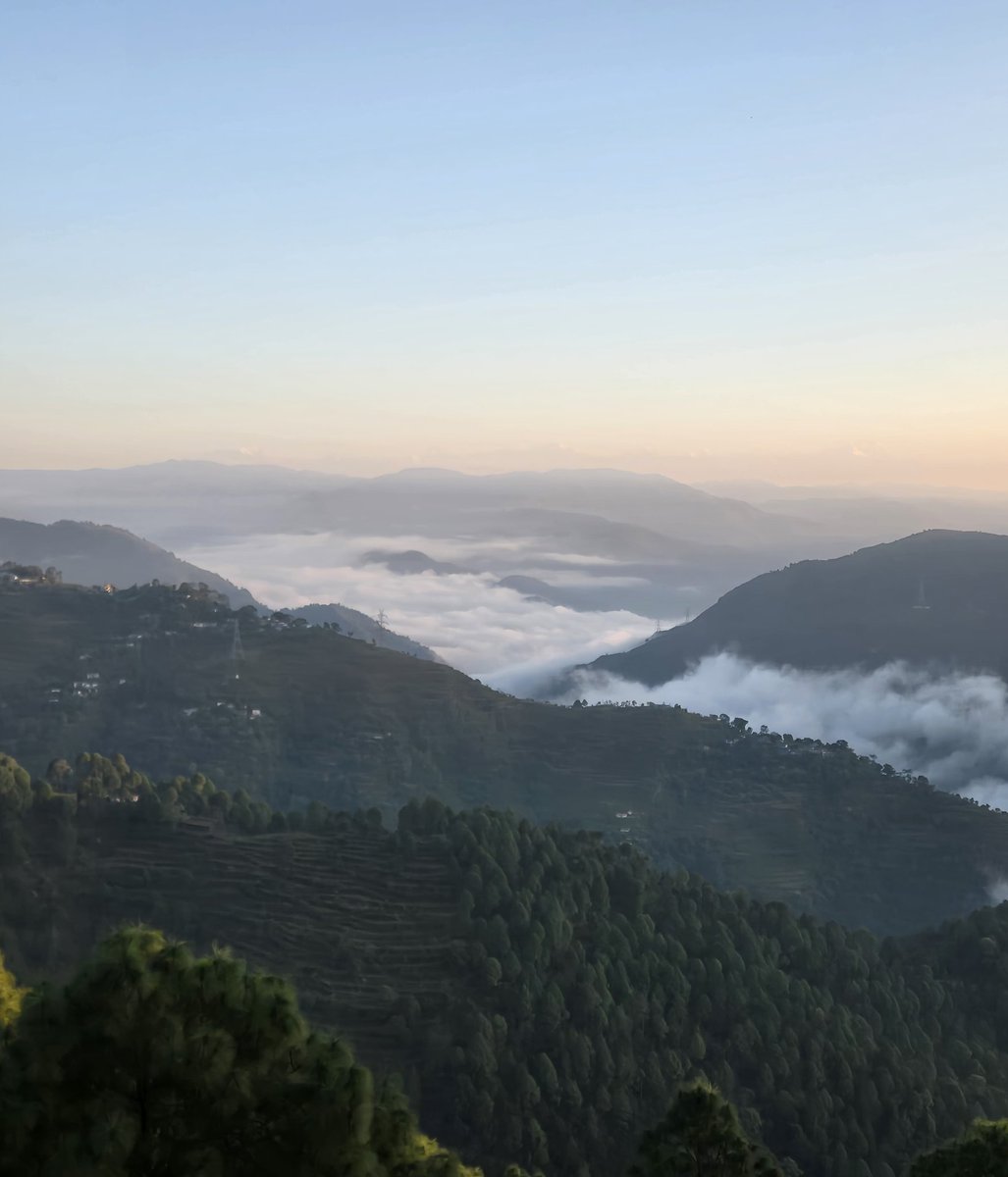 punpunjabi's tweet image. Baadlon ke paar ho
#anarkali Phir bhi dil ke kareeb ho ❤️😍🥰