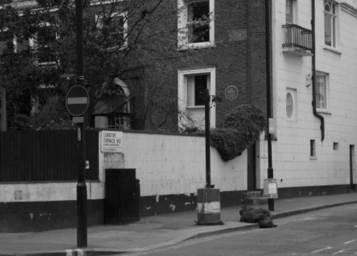 Knowledgepoint's tweet image. The statue of Peter Pan in Kensington Gardens, was erected in secret overnight in 1912. The sculptor was Sir George Frampton. 
J.M.Barrie was at this time living in a  house nearby in Bayswater Road.