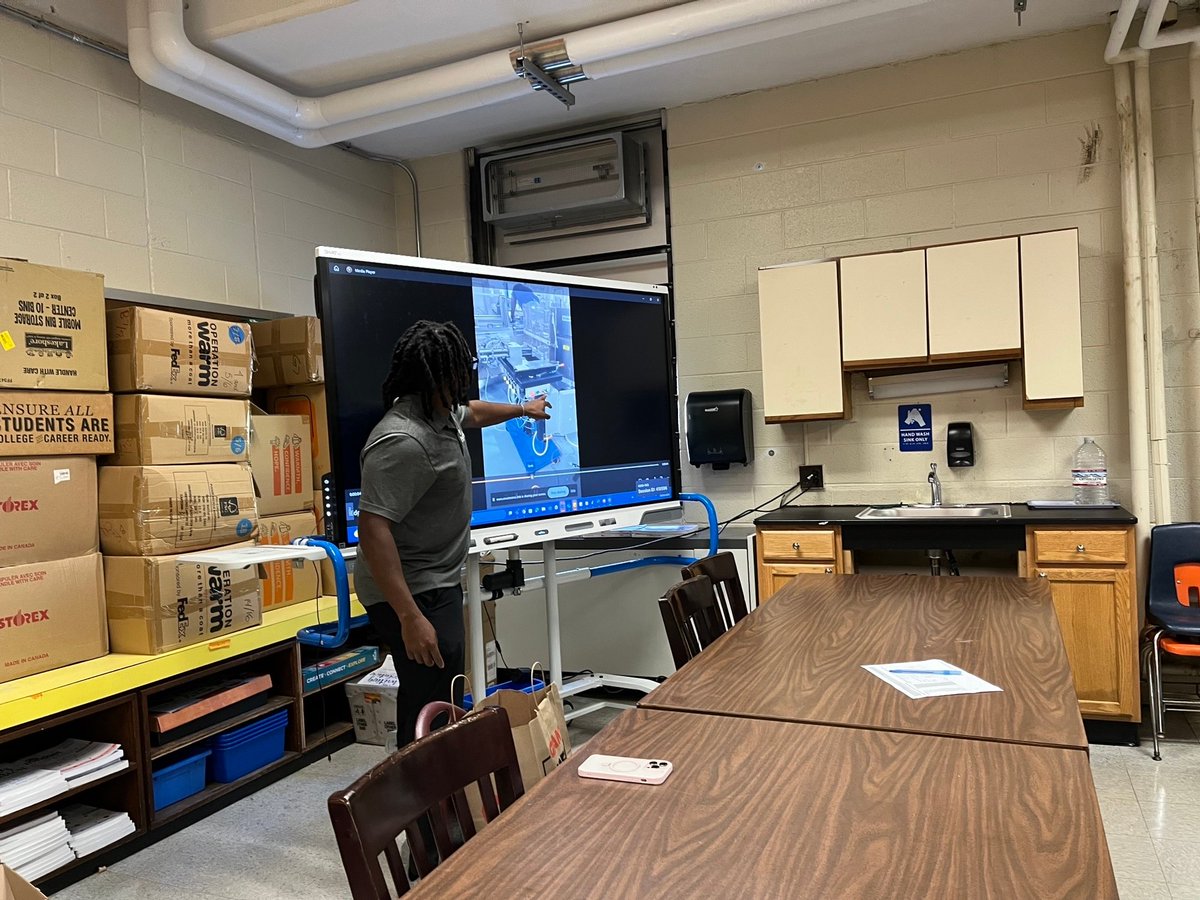 Big thanks to MVP Kaeini Ekong for representing manufacturing at Girls Inc. after-school program! 🌟

Learn more at bit.ly/4otf9IX