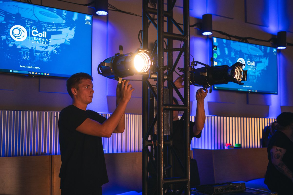 LMG_BeyondTech's tweet image. AV Tech Bootcamp • A great couple of days of learning the basics in audio, video, lighting and LED at the Coil Learning Center • #BeyondTechnology • #LMGTouring • #LMGShowTechnology •