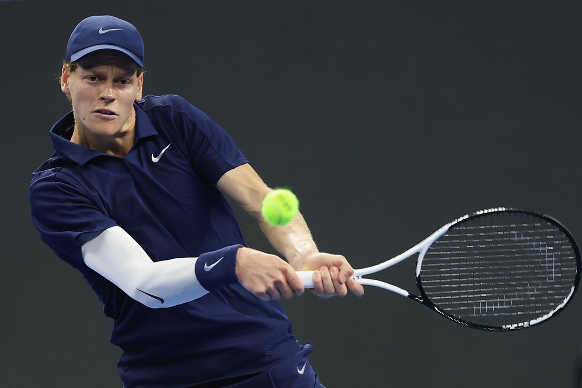 marcomazz's tweet photo. Era chiaro da novembre 2024 che Sinner avrebbe saltato la finale di Davis Cup 2025. Ha vissuto un anno difficilissimo, coronato dal successo a Wimbledon. 
La scelta di Jannik di saltare la Davis è legittima e comprensibile (direi scontata). 
Chi non lo capisce, pazienza.
#Sinner https://t.co/eXJhwlqPt1