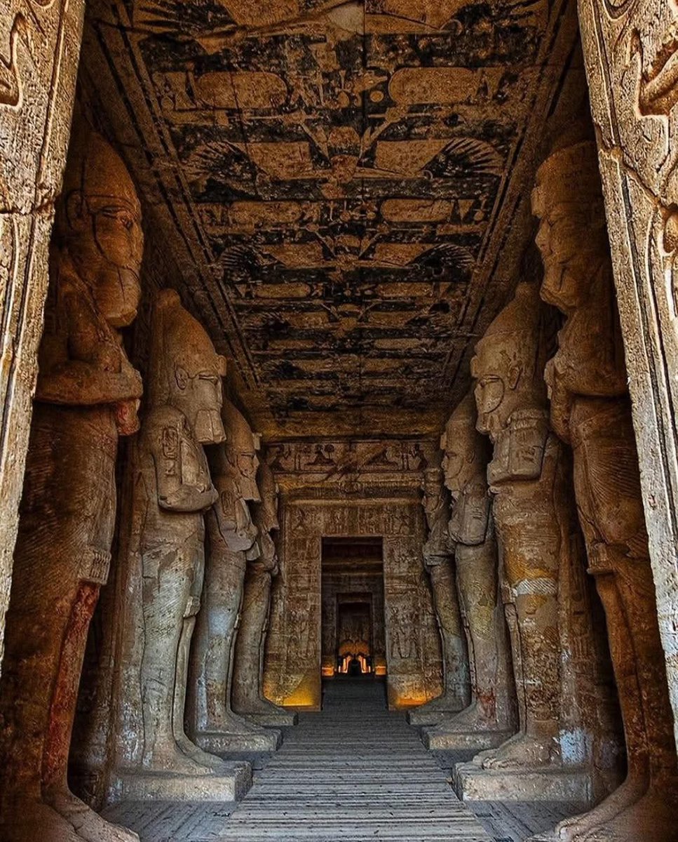 The interior of the Great Temple of Abu Simbel, located in southern Egypt 🇪🇬 near the border with Sudan. Built during the reign of Pharaoh Ramesses II around 1264–1244 BC, the temple is one of the most iconic monuments of Ancient Egypt’s New Kingdom. It was dedicated to the gods