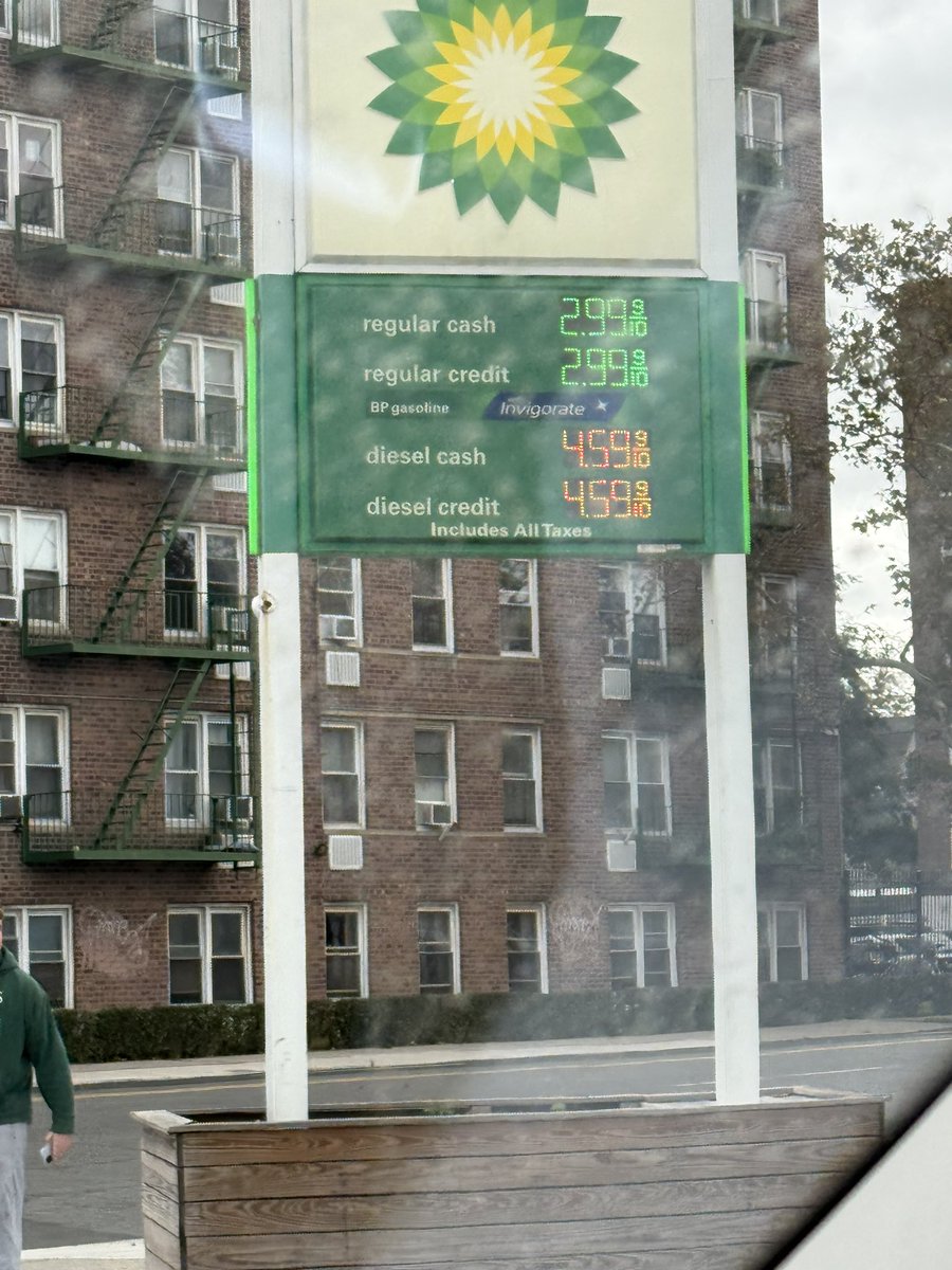 Thank you President <a href="/realDonaldTrump/">Donald J. Trump</a> 

June/19/22              vs             October/20/25