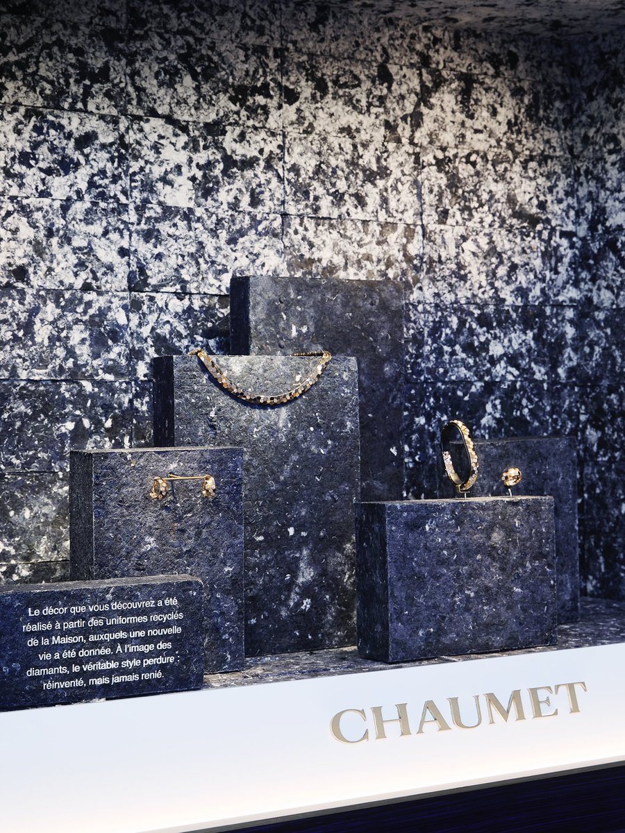 LVMH's tweet image. To mark the Paris Fashion Week, @Chaumet unveiled exclusive window displays in a playful nod to circular fashion at its historical 12 Vendôme address. 
 
Learn More: lvmh.com/en/news-lvmh/c…

#LVMH #Chaumet #ChaumetBeyondJewelry