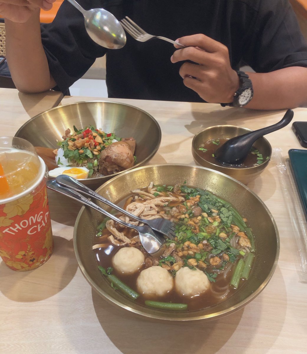 frhanazm's tweet photo. 🖤 🍽️ https://t.co/lDC2l6aA8B
