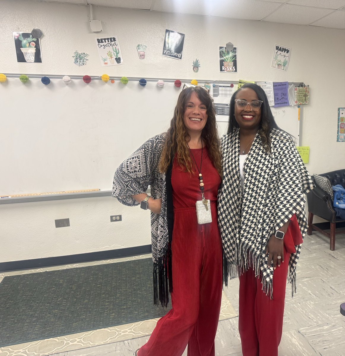 DebbieSkaggs8's tweet image. Wearing red today @HES_HCS  to kick off Bus Safety Week. We stop for bus signs🛑 @mrsj_cohen @michellewil2. #hamptonproud