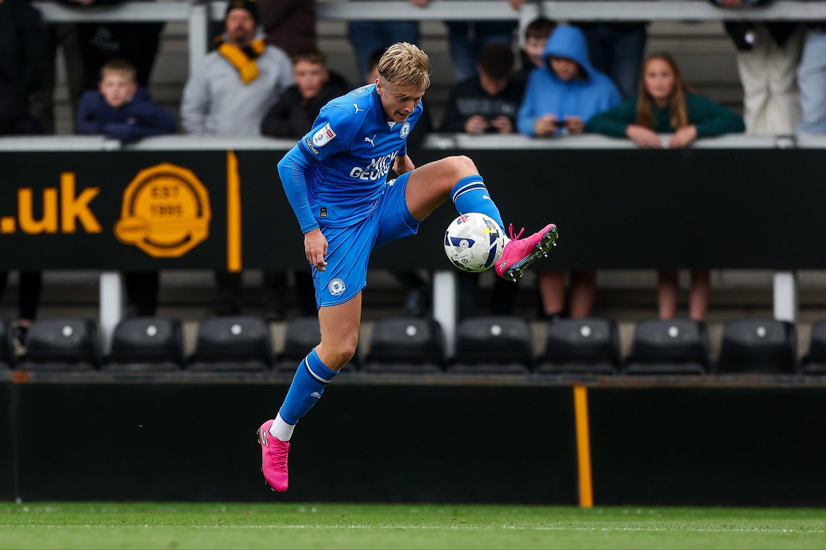 Millsy__8's tweet image. Good to be back in the team and keep a clean sheet, far from our best but we’ll take the 3 points and move on! @theposh 🔵⚪️

#pufc