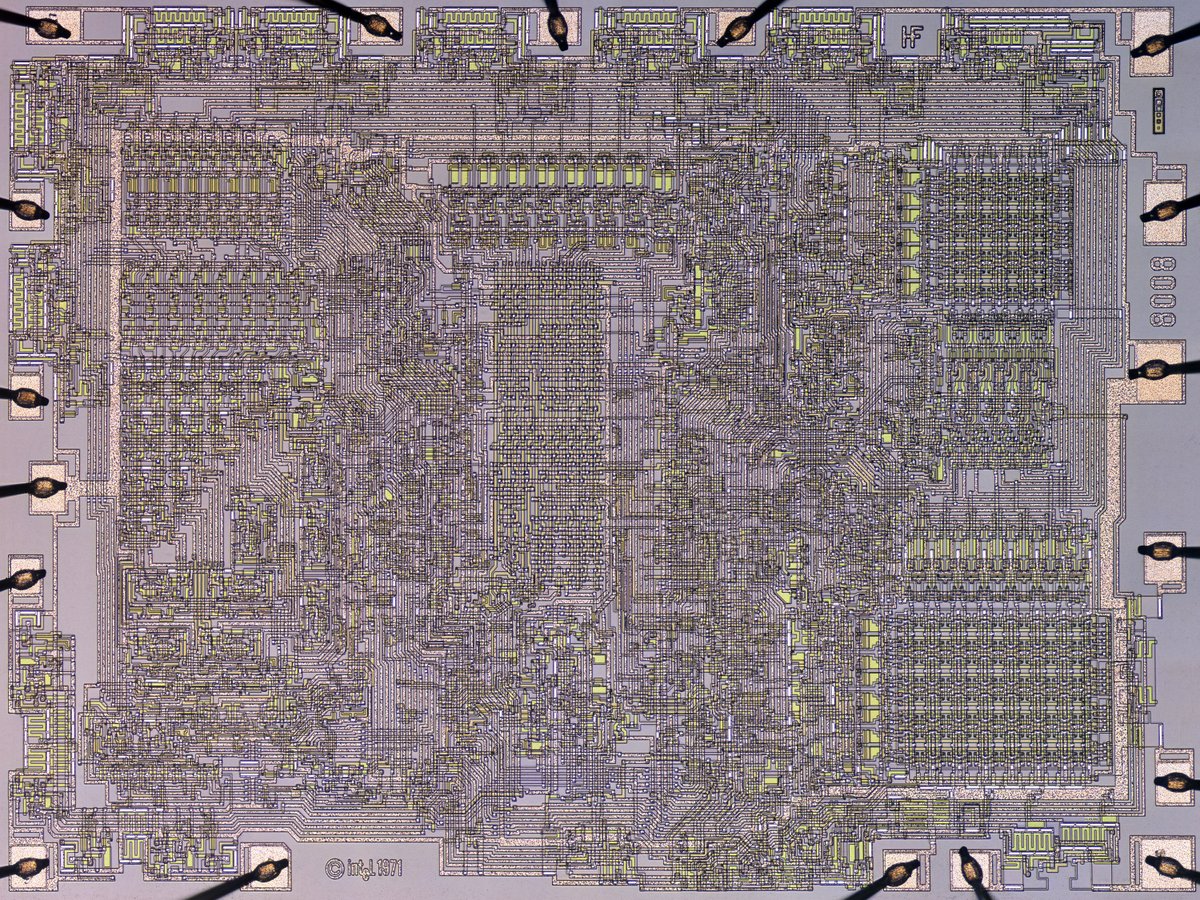 It’s the 8008, the first #8bit CPU of #Intel…
I stitched 216 individual #microscopy pictures to get this high resolution canvas of the die from 1971.
(8/n)
