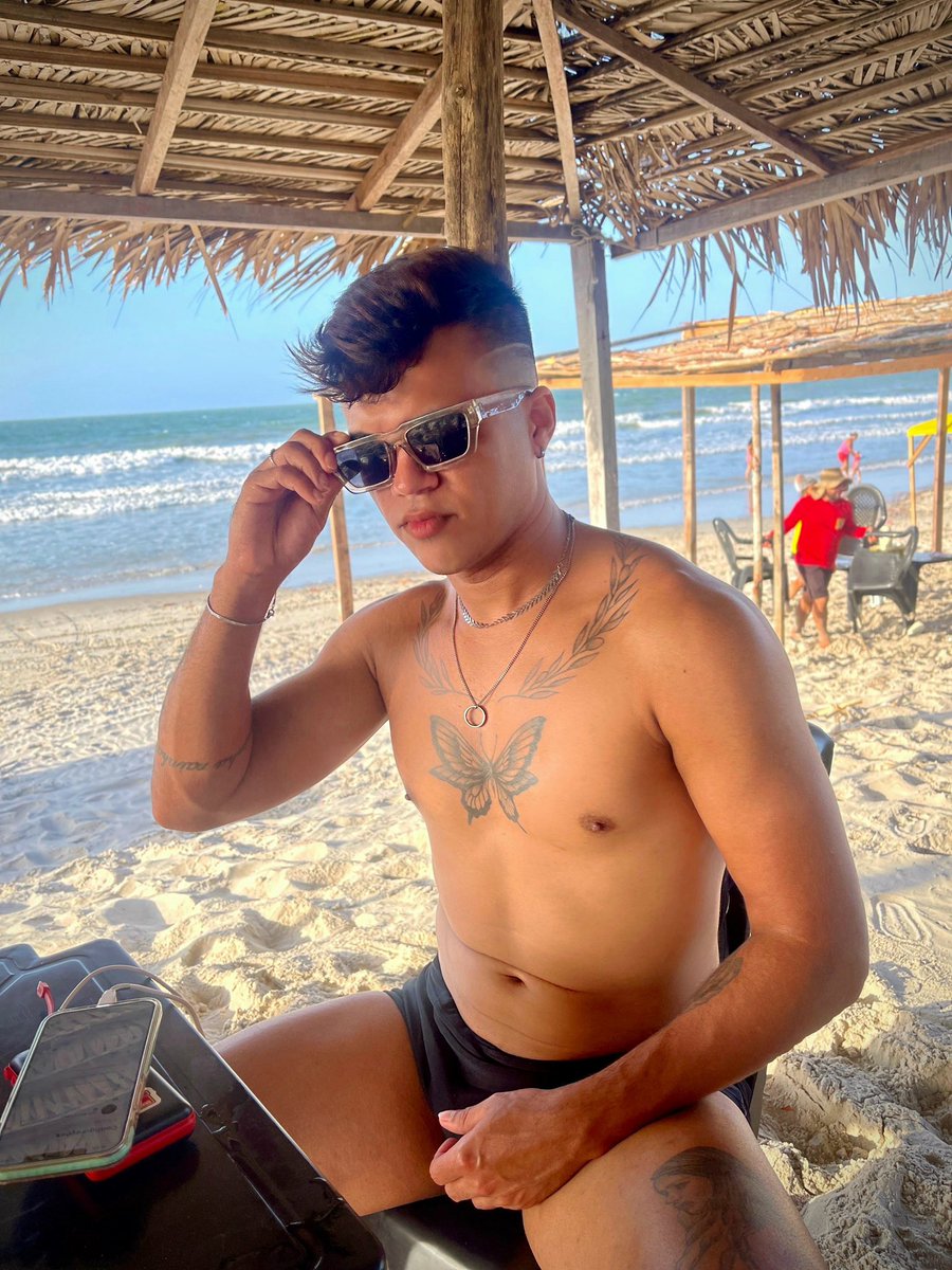 willalencarr's tweet photo. Dominguinho na praia de olho de porco ✅ https://t.co/m39VJP0cM5