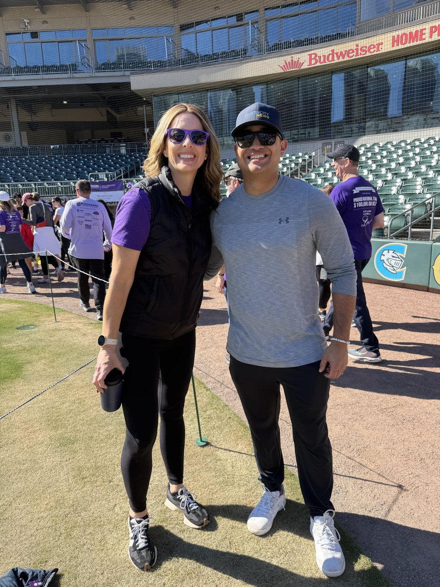 TaraLanewx's tweet photo. Honored to help kick off the #WalktoEndALZ this past weekend in Charlotte! What a great turnout on a beautiful morning. The event has raised a whopping $800,000+ toward research and support for those affected by this devastating disease. 💜 @AlzAssocWNC @Queen_City_News https://t.co/0ExHRrtkrE
