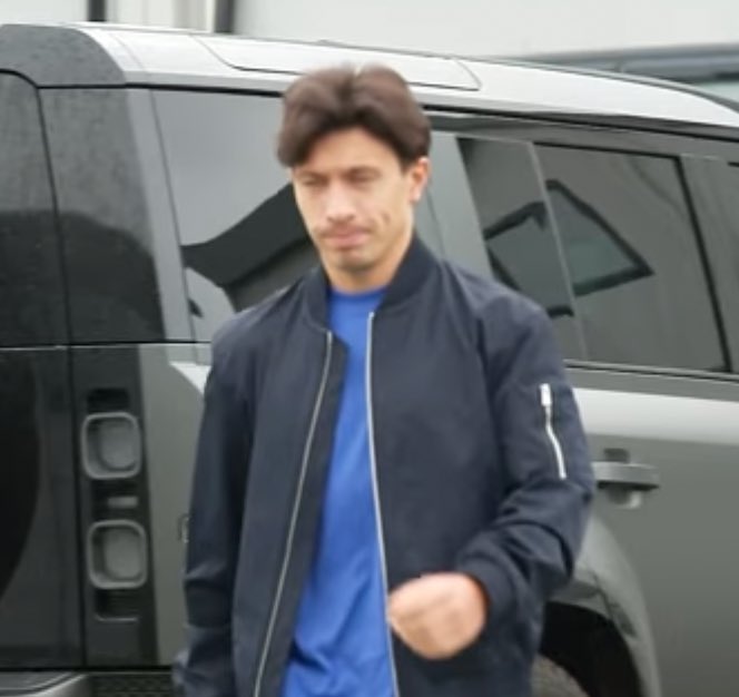🚨📸 - Lisandro Martinez arrives at Carrington today morning!😍❤️