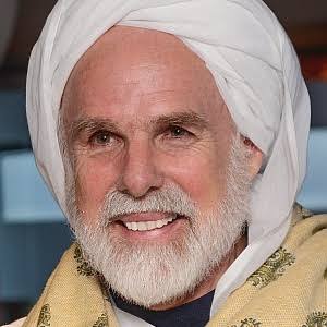 akakar07's tweet image. Meet Dr Wymann Landgraf (Umar Faruq Abd-Allah).

A Muslim American convert, Islamic scholar and Maliki Sufi.

I am enjoying reading his book on &quot;Malik and Medina&quot;.

May Allah bless the Shaykh