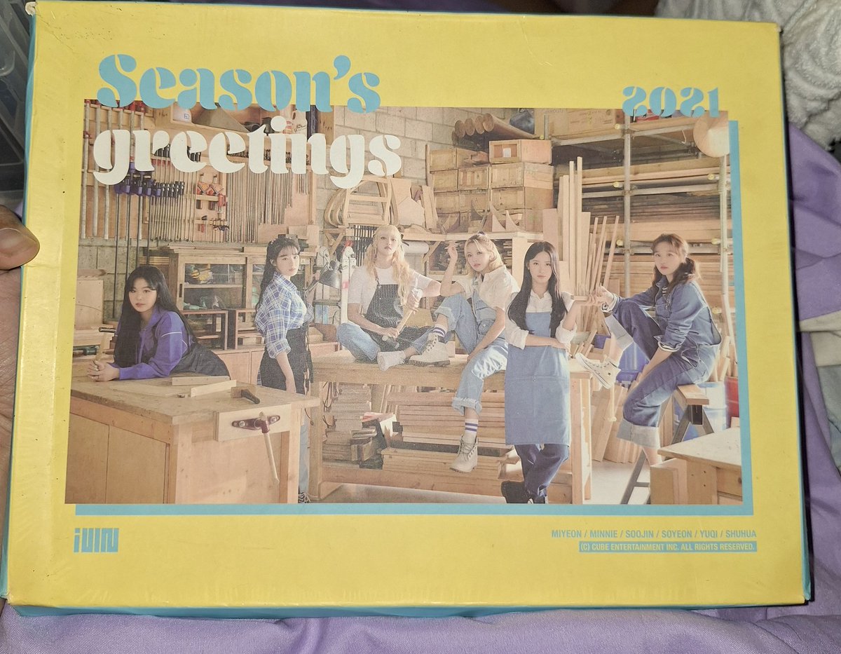 ninja_ssh's tweet image. SEASONS GREETINGS 2021
₱500

Inclu
Package, Calendar with memopad, Mini poster Calendar, photostand

&amp;gt;items are not used and stored correctly
&amp;gt;packages of some are a little bit scratch or dent because of shipment from seller