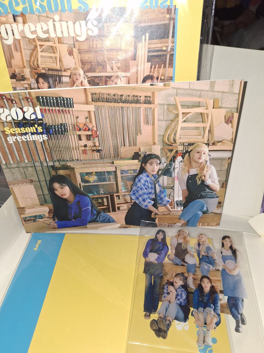 ninja_ssh's tweet image. SEASONS GREETINGS 2021
₱500

Inclu
Package, Calendar with memopad, Mini poster Calendar, photostand

&amp;gt;items are not used and stored correctly
&amp;gt;packages of some are a little bit scratch or dent because of shipment from seller