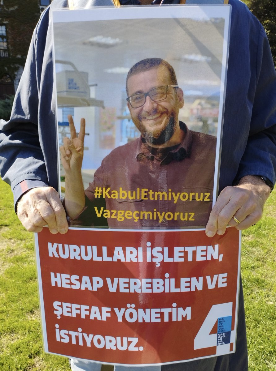 5.yıl, 58.ay, 251.hafta, 1751.gün #ÖzerkÖzgürDemokratikÜniversite için #KabulEtmiyoruzVazgeçmiyoruz Haksız ve hukuksuz şekilde uzaklaştırıldığımız, girişimizin engellendiği kampüsümüzde, yüzlerce <a href="/UniBogazici/">Boğaziçi Üni.</a> akademisyenini temsilen, 1178.nöbette olan meslektaşlarıma teşekkürler.