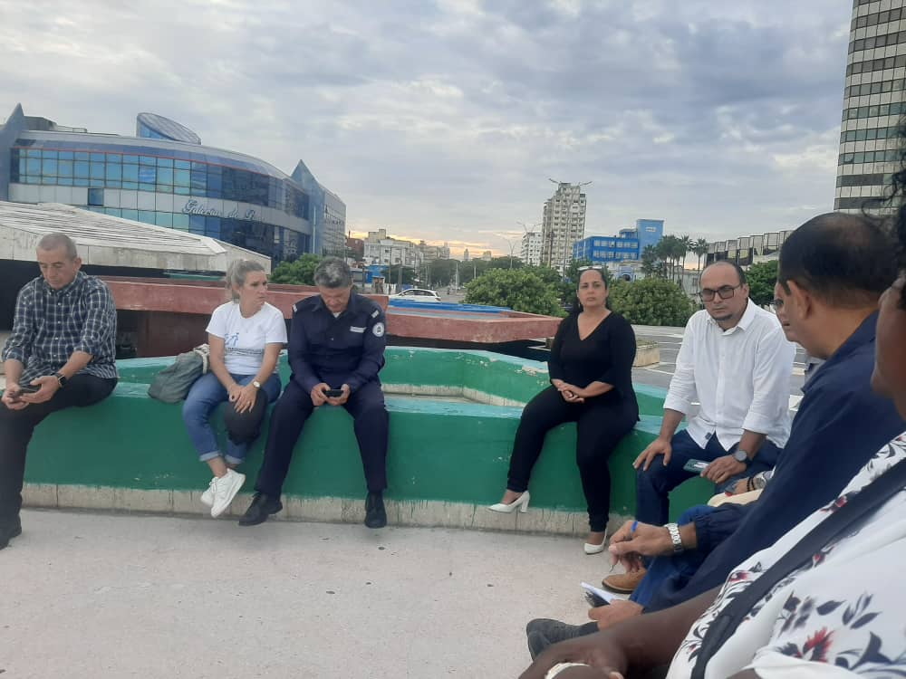 CAM Plaza de la Revolución (@niovero2) on Twitter photo ⛲| <a href="/IzquierdoAlons1/">Livan Izquierdo Alonso</a> se reúne con las entidades encargadas del remozamiento a la Fuente de la Juventud, participan además <a href="/Roilancu1/">Roilán Rodríguez Barbán</a> <a href="/LilianaMDi70973/">Liliana M Diaz</a> y <a href="/RolandoLopJ/">Rolando López Jiménez</a> #SíSePuede #ConPlazaEnEl❤️ ⛲| <a href="/IzquierdoAlons1/">Livan Izquierdo Alonso</a> se reúne con las entidades encargadas del remozamiento a la Fuente de la Juventud, participan además <a href="/Roilancu1/">Roilán Rodríguez Barbán</a> <a href="/LilianaMDi70973/">Liliana M Diaz</a> y <a href="/RolandoLopJ/">Rolando López Jiménez</a> #SíSePuede #ConPlazaEnEl❤️