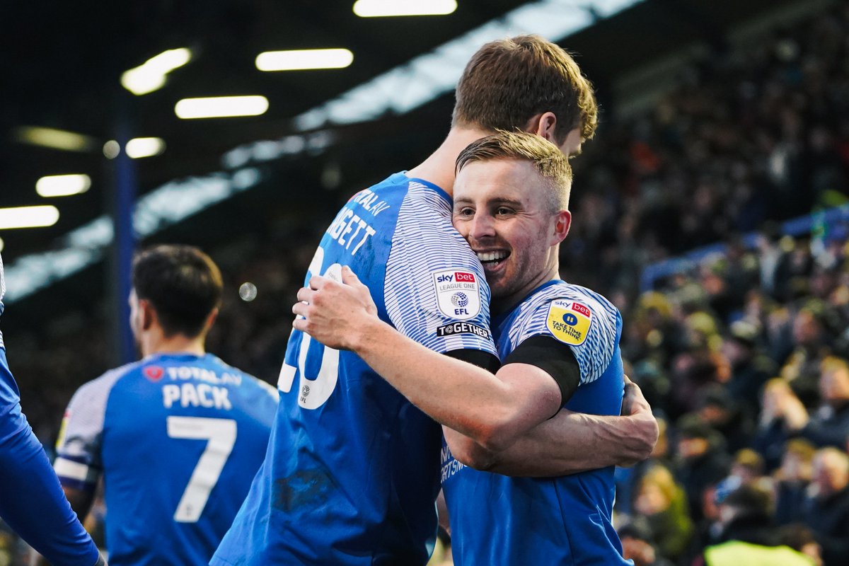 Pompey's tweet photo. 🙏 Some great memories.

💙 @JoeJMorrell. https://t.co/OtjgAM58IH