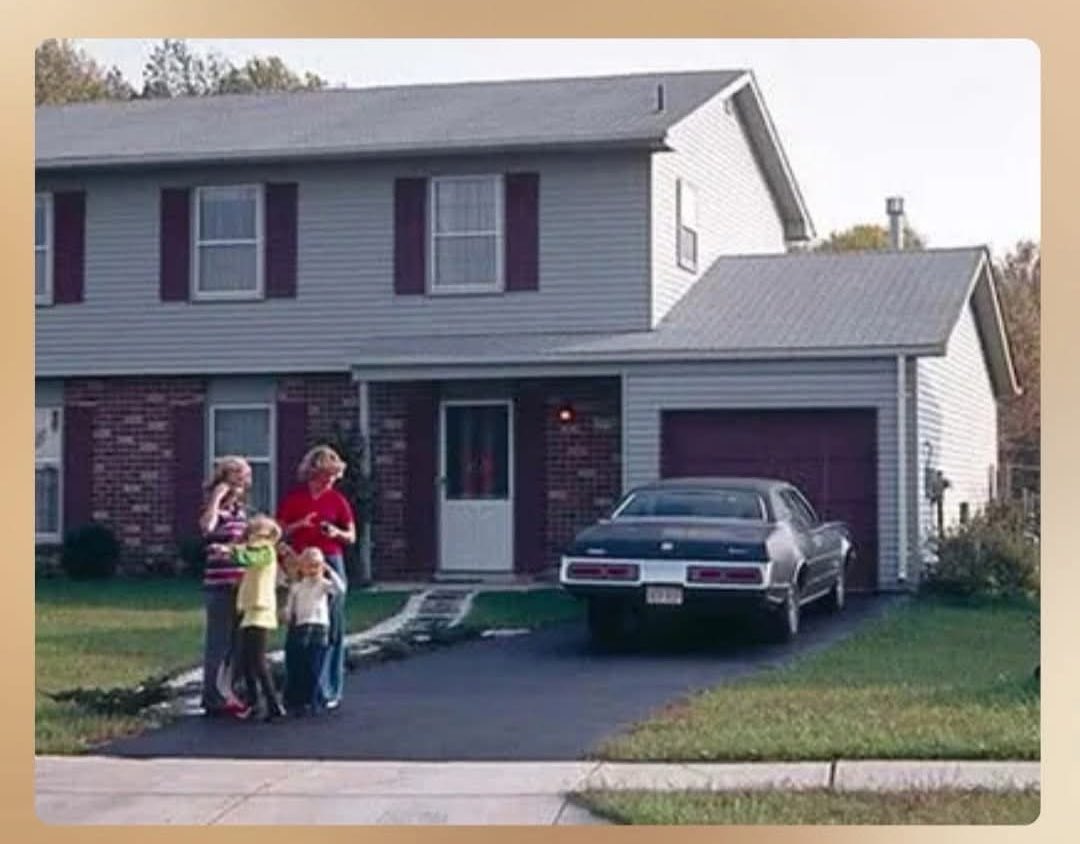 ThrillaRilla369's tweet image. Wall Street and the ruling class want you to forget that in the 1970s, the average American could work 40 hours a week and own a home, a car, support a family, and put the kids through college on that single income.