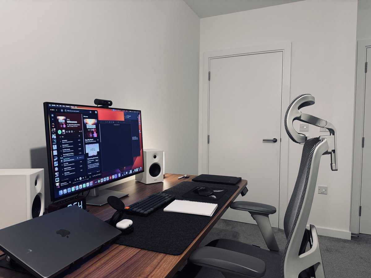 harri_py's tweet image. 2023 vs 2025 🖤
Grateful for the progress.
Whether it’s tech or not, I hope this encourages anyone on the right path to stay prayerfully diligent.