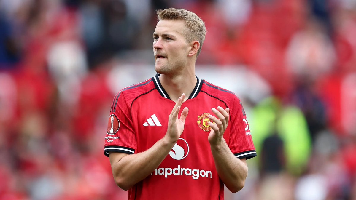 Manutd_addicts's tweet image. 🚨🚨🚨
Sneijder on Koeman leaving out De Ligt:
After Sunday’s game, you’d never guess De Ligt’s the one not in the Netherlands squad. People forget he’s only 26 and has been a leader since he was a kid. Meanwhile, Van Dijk’s making mistakes almost every week.
#MUFC