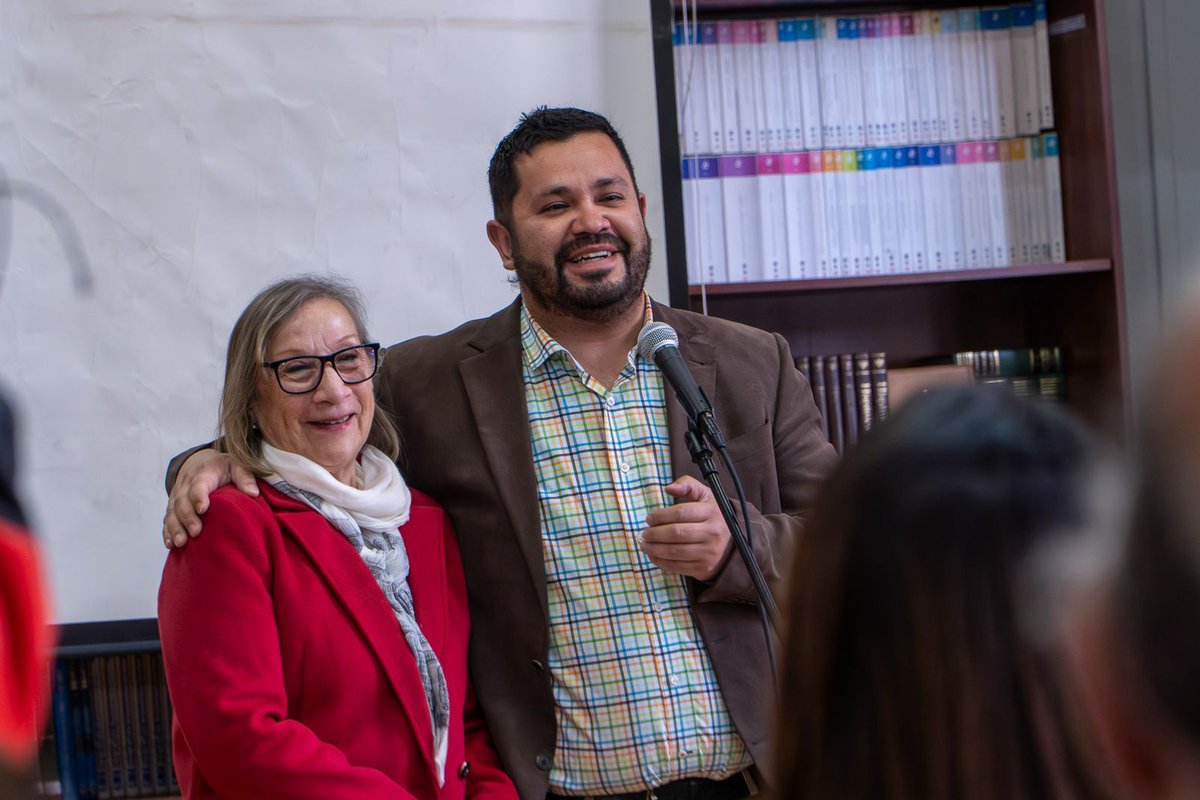 💙 ¡Cumplimos con nuestras y nuestros docentes! ✊📚

El Gobierno inició el pago de la deuda histórica docente. En el Biobío, 2.195 profesoras y profesores comienzan a recibir este merecido reconocimiento a su entrega y compromiso con la educación pública. 💪