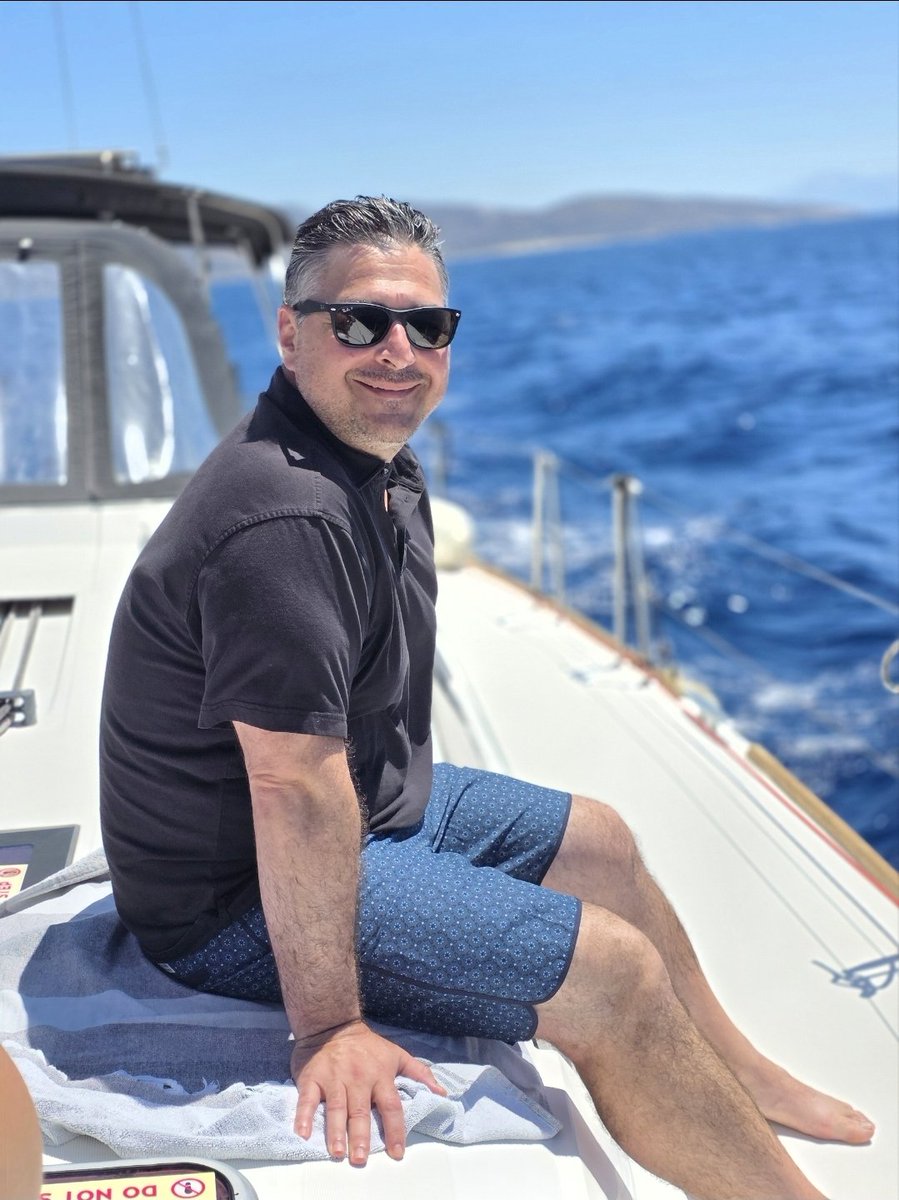 LFOUNDOS's tweet image. Happy 21st Birthday, Mark @Foundos! 🍻🎉
I hope you celebrated hard yesterday! You’re aging like fine wine — and maturing at about the same rate, which is exactly why we love you. You’re an incredible human, and I feel so fortunate to have you as my brother. Truly, I love you.