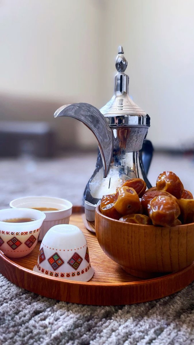 🌸

رائحـة الحـب و رائحة القهوة
لايتنفسها غيـر القـلوب الوفـيه
🌸
لهـا فـي النفـس لـذة وفـي الروح هـزة.وفـي القلب رجفـة 
 🌸
وفـي الإحـساس لهـفة لا توصـف بالڪلمات.ولا الاشـعار
🌸
ولڪنها حيـن تقـترب...تعلـن عـن نفسهـا بوضـوح🥀🦋

#مساءالقهوةوالروقان 🎻❤️