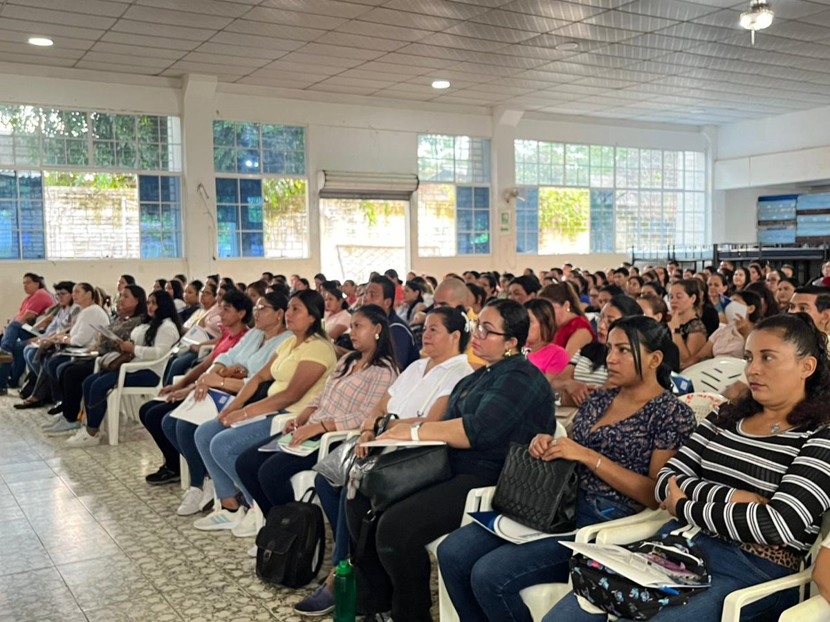 COEXPORT's tweet photo. Esta mañana realizamos el evento de apertura del Programa Integral de Capacitación Técnica en Red de Operadores Salvadoreños de Equipo Portuario – Terminal Trucks.
Una iniciativa de #COEXPORT junto a @INCAF_SV con apoyo de @OIMSV #Transitex y la Alcaldía de Acajutla Oeste. https://t.co/11CShhaSkm