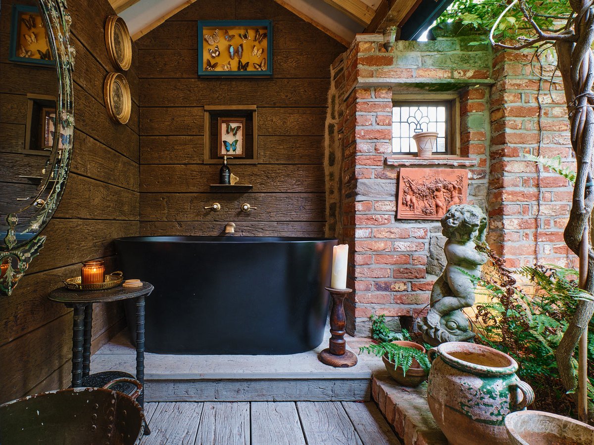 NEW - Glebe Lodge in Whitney-on-Wye - amazing, curated property with the most amazing bath tubs, inside and outside! Now booking...
cottage-holiday-wales.co.uk/glebe-lodge-wh…