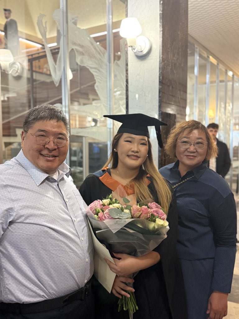 So proud!
#plymgrad