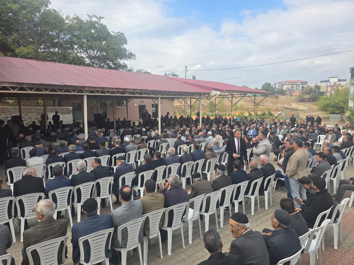 Husumetli iki aile Kur'an huzurunda barıştı

Bingöl'de bir süredir Çakin ve Bozan aileleri arasında devam eden husumet, kentteki kanaat önderlerinin girişimiyle sona erdi. Bingöl merkez Mezrafaki Camii bahçesinde düzenlenen programda, kardeşlik ve toplumsal birlik mesajları öne