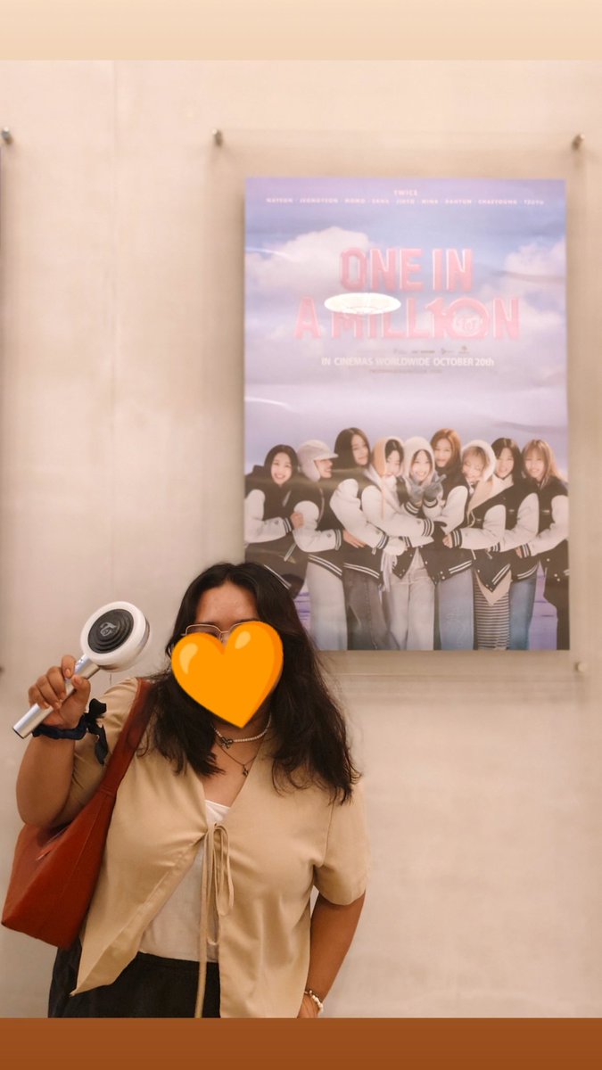 Addicted_to_Hyo's tweet image. The best way to end my day 💗

Happy 10th Anniversary @JYPETWICE