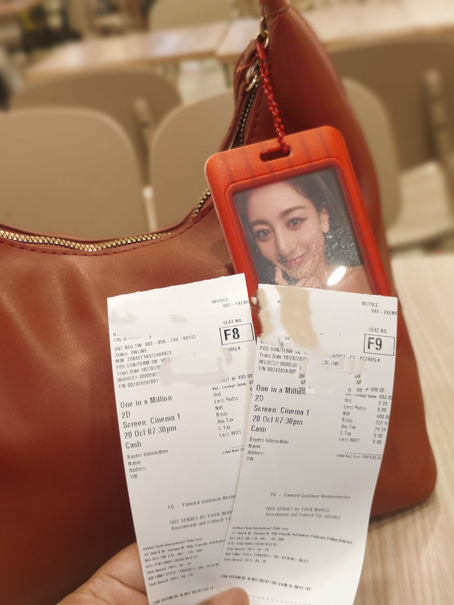 Addicted_to_Hyo's tweet image. The best way to end my day 💗

Happy 10th Anniversary @JYPETWICE