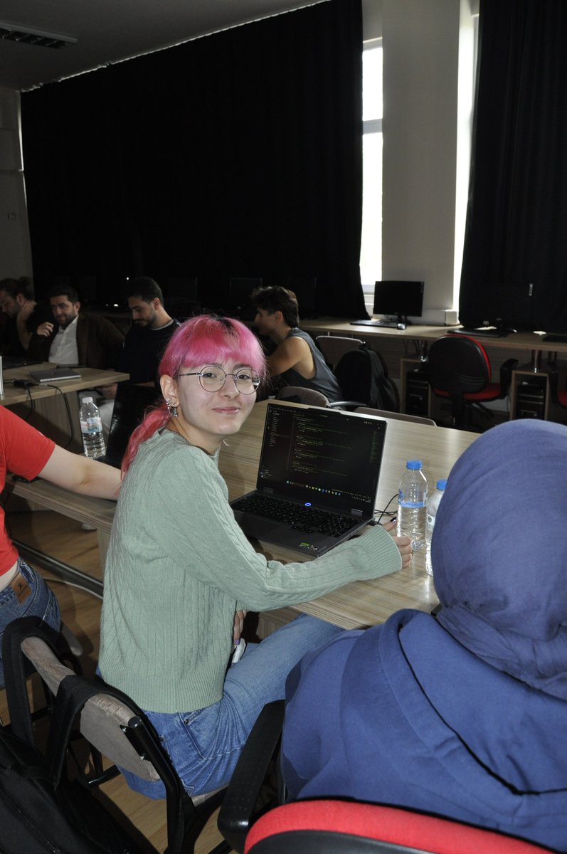 ieeemsku's tweet image. IEEE MSKÜ olarak @buildermare ekibinden gelen eğitmenlerimizle, beş SUI eğitim modülünü kapsayan iki günlük bir workshop gerçekleştirdik 💧

Bu eğitimlerle amacımız, @SuiTRCommunity ekosistemine katkıda bulunacak yetkin developerlar yetiştirmekti 💻

#SUI #Blockchain