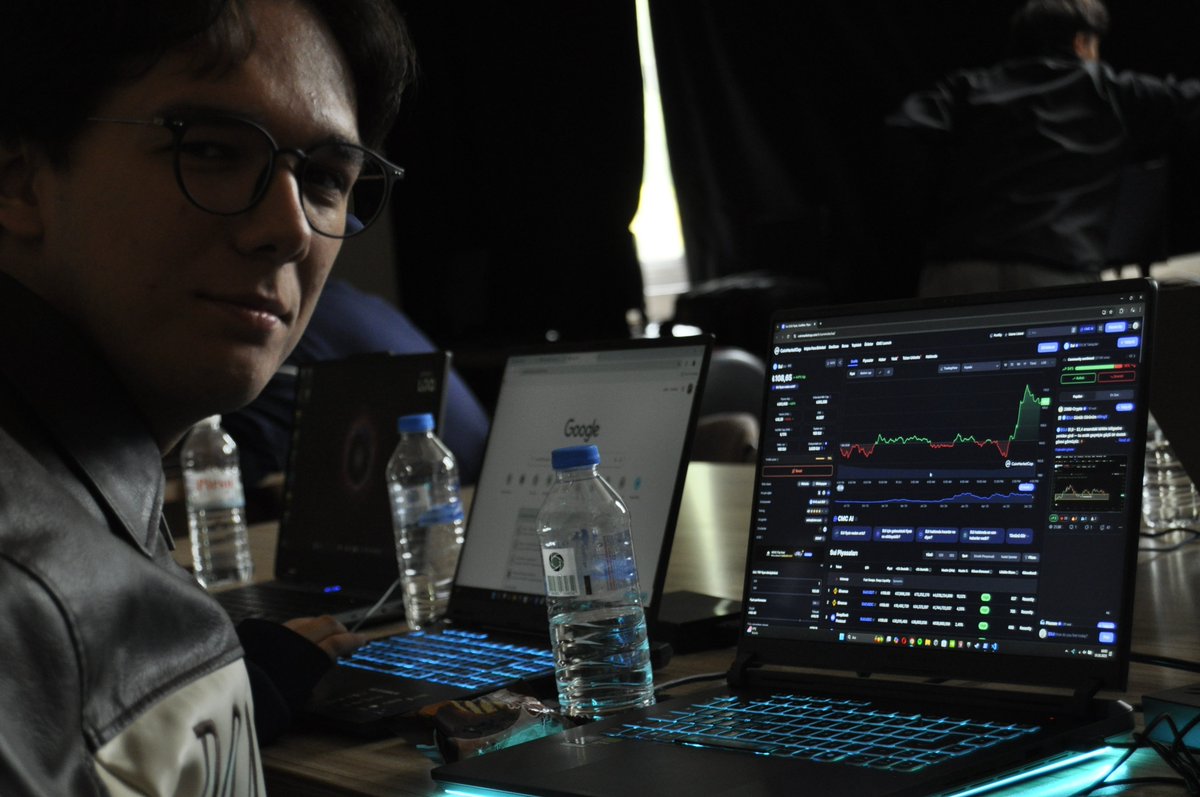 ieeemsku's tweet image. IEEE MSKÜ olarak @buildermare ekibinden gelen eğitmenlerimizle, beş SUI eğitim modülünü kapsayan iki günlük bir workshop gerçekleştirdik 💧

Bu eğitimlerle amacımız, @SuiTRCommunity ekosistemine katkıda bulunacak yetkin developerlar yetiştirmekti 💻

#SUI #Blockchain