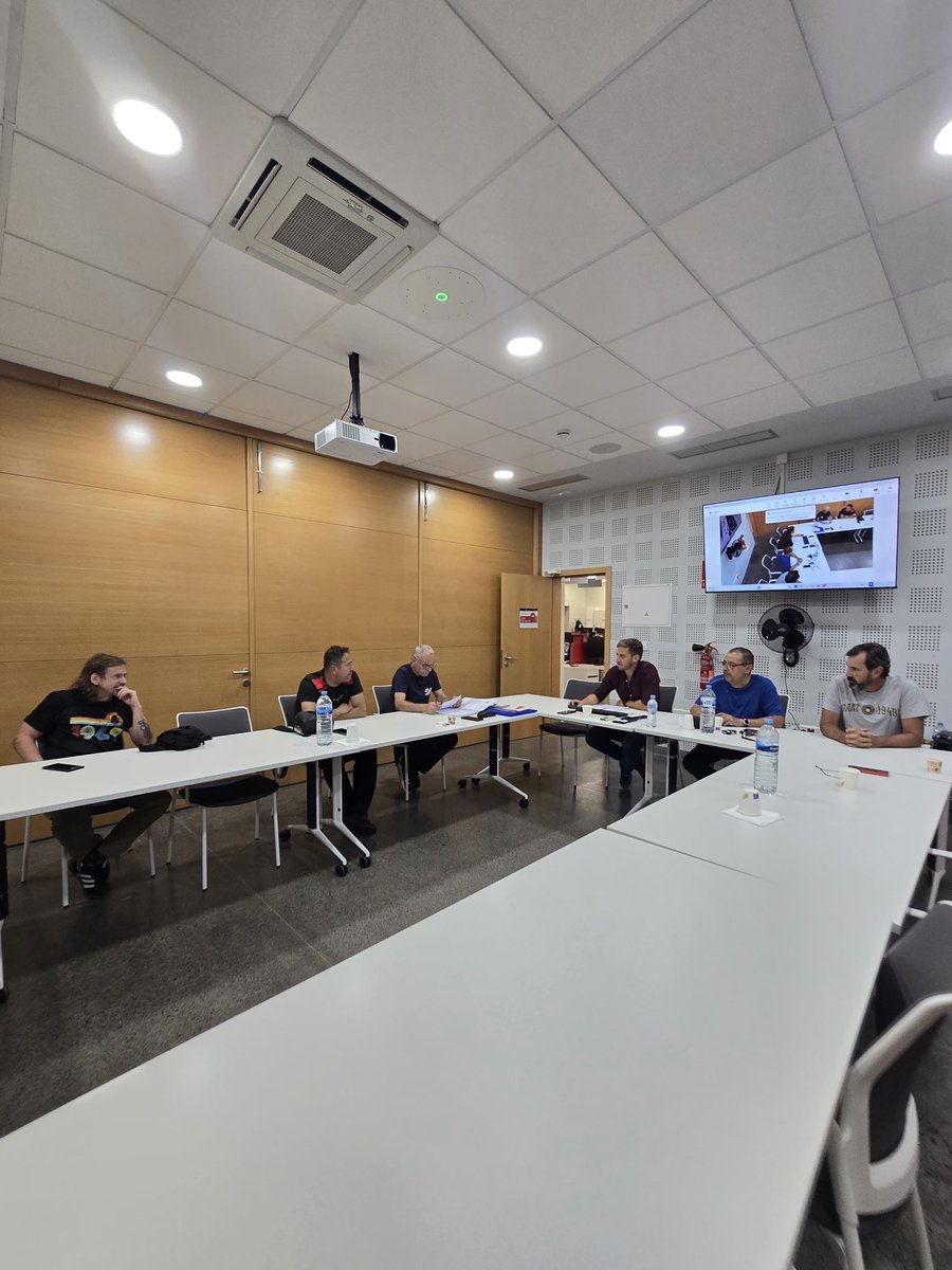 ASINTRATENERIFE's tweet photo. 🗣️ En días pasados llevamos a cabo una nueva junta directiva en la que avanzamos de cara al congreso que tendrá lugar el 29 de noviembre en el Recinto Ferial de Tenerife.
ℹ️ Próximamente, cartel oficial de #congreso.
#asintra #cetraa #femete #congreso #juntadirectiva https://t.co/uOcQeM5swG