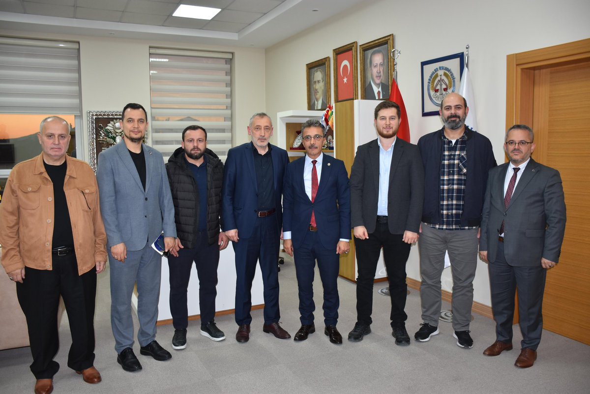 İslam İktisadı Araştırma ve Uygulama Derneği’ni belediyemizde misafir etmekten büyük memnuniyet duydum.

Nazik ziyaretleri için dernek başkanı ve heyetine teşekkür ediyor, çalışmalarında başarılar diliyorum.