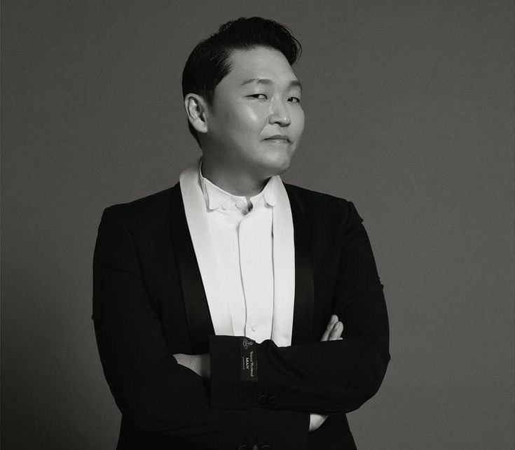 jenniescharts's tweet image. JENNIE joins PSY and Olivia Rodrigo as the only Asian soloists with at least 3 songs surpassing 600 million streams on YouTube Music