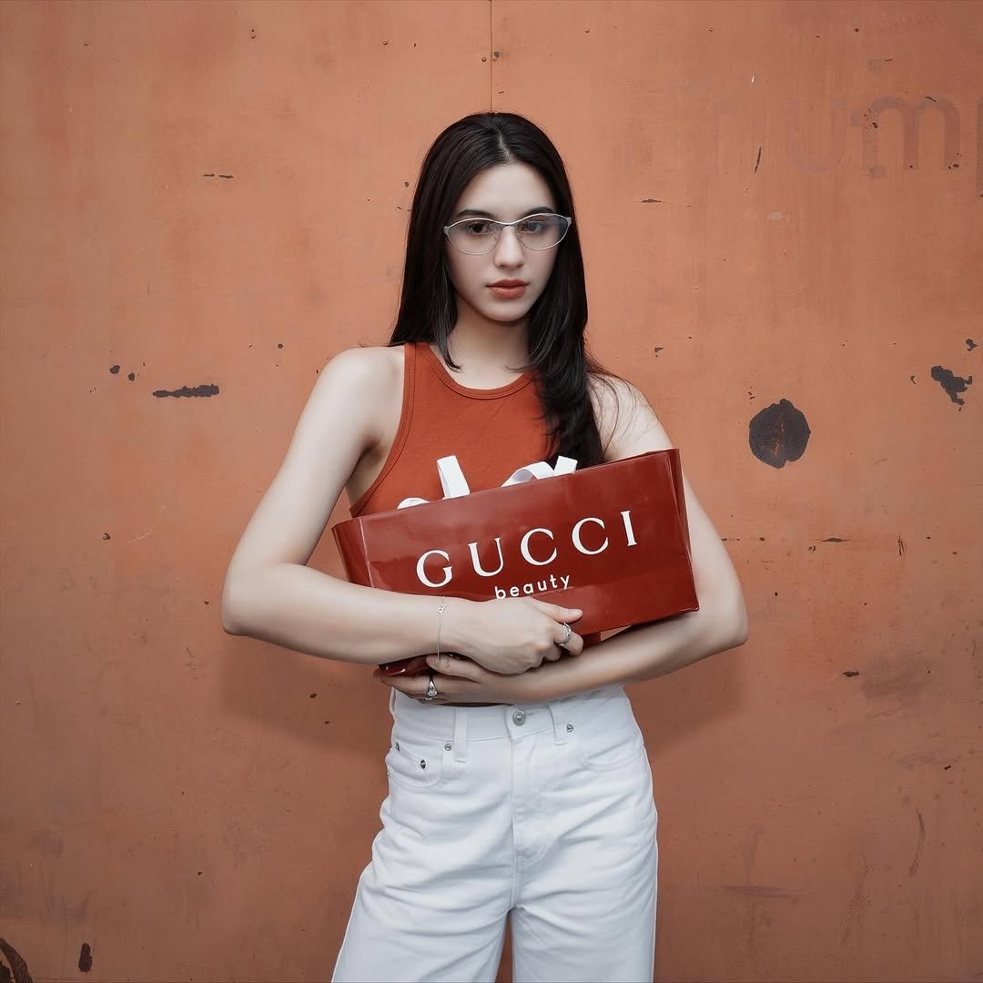 shellyofcth's tweet photo. Blessed 💄✨️

Shelly's IG posted
🔗https://t.co/OGmS2s5ftX

#GucciBeauty #GucciBeautyGrow #GucciMakeup #promptCommunication
꒰ #shellybenda @shellybenda ꒱ https://t.co/ycA0G51vKP