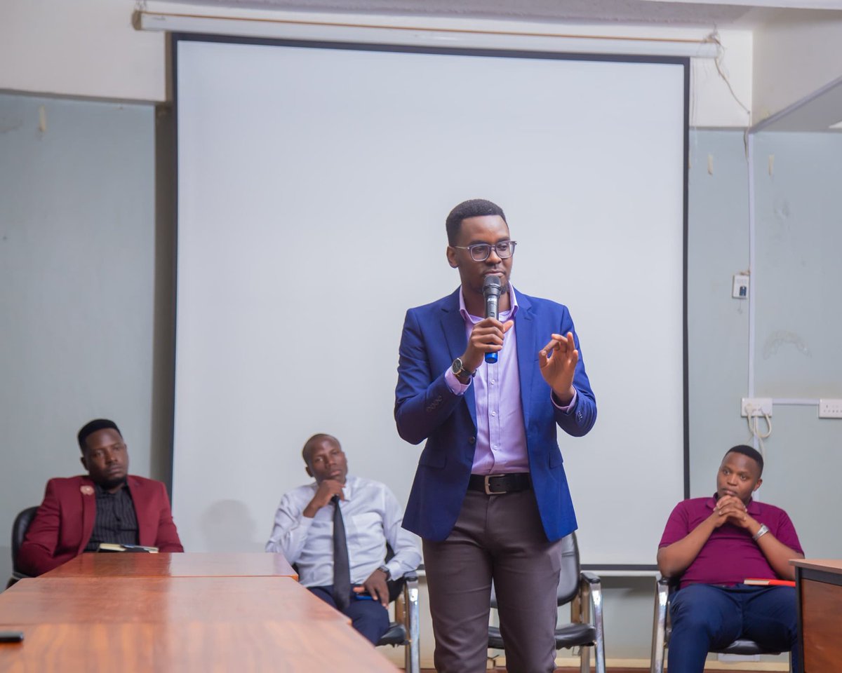 W headed into an insightful discussion on what leadership means to each of the panelists. The session,moderated by <a href="/Neena_Elsie/">Elsie</a> our General Secretary.

Key points on qualities of a good leader🔑 
👌 Being resilient
👌Being empathetic 
👌 Being exemplary
👌 Good sense of judgement