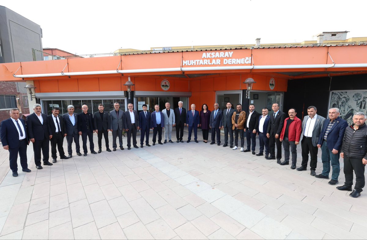 📌Muhtarlar Günü

Valimiz Sn.<a href="/malikumbuzoglu/">Mehmet Ali Kumbuzoğlu</a>, “Muhtarlar Günü” vesilesiyle Aksaray’da hizmet eden Muhtar Derneklerini ziyaret ederek günlerini tebrik ettiler.

Sn.Valimiz “Muhtarlarımız, Uç Beyi misali, toplumun kılcal damarlarına kadar uzanan devletimizin hizmet elidir” dedi.