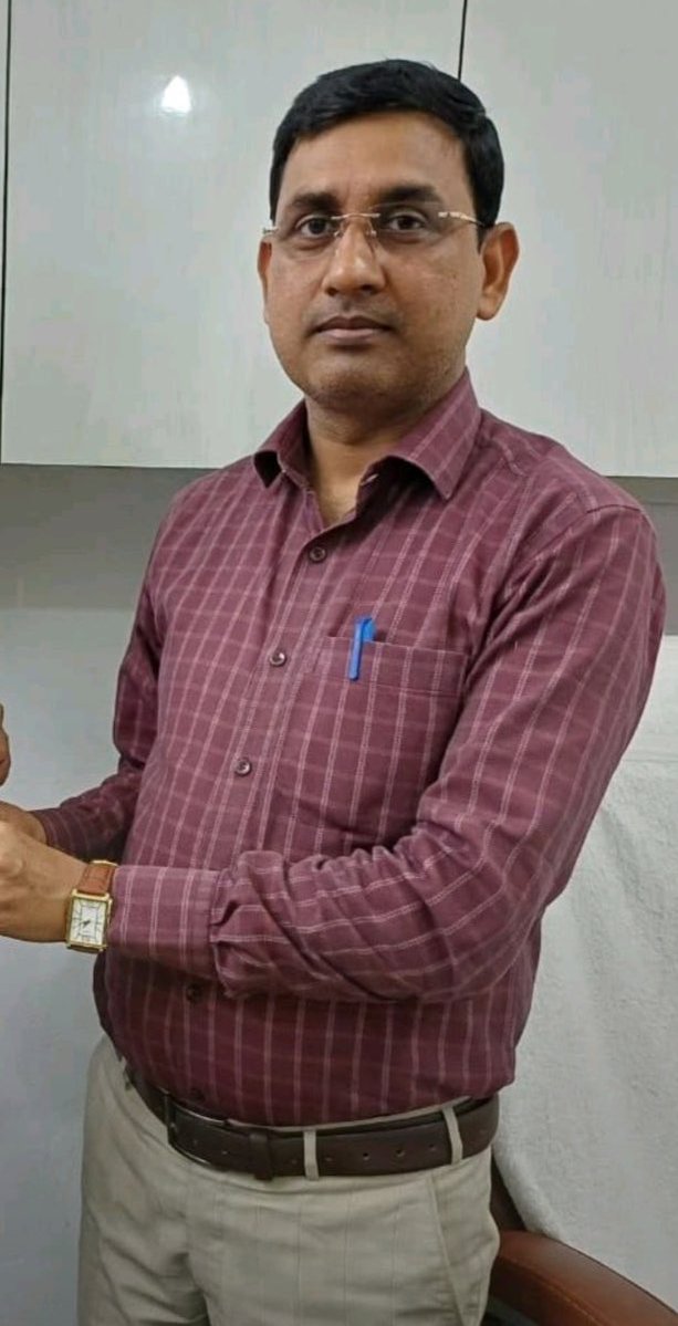 TeamSaath's tweet image. One more pic has been found. The public is helping you @GopalganjPolice @bihar_police in catching this criminal.
How much time do you need to arrest him?