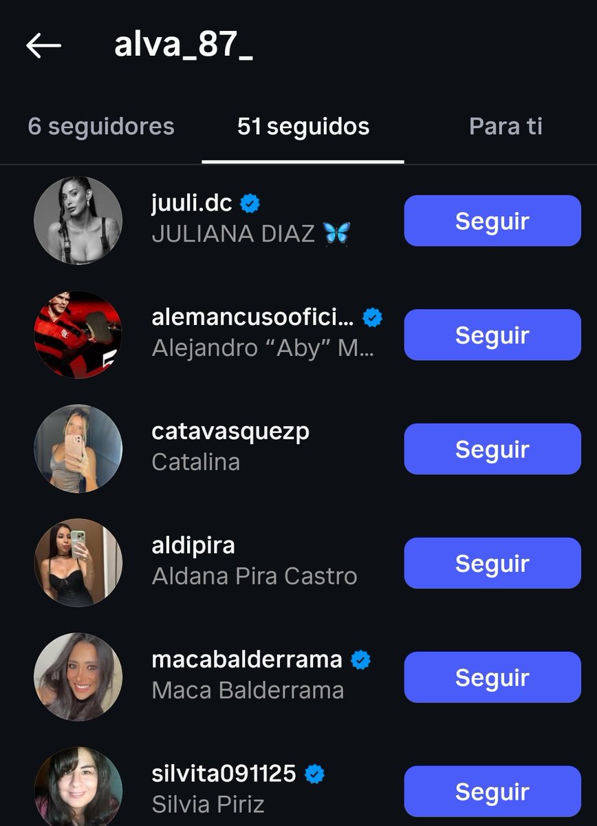 A mí me dijeron que su fandom era el más buenito del mundo,que eran re buenas vibras, que daban amor y paz, no te bardean por ser mujer Chiara TE BARDEAN POR QUE SOS UNA NEFASTA QUE LE APLAUDE A TODAS LAS ASQUEROSIDADES QUE HACE TU FANDOM Y TE HACES LA PELOTUDA