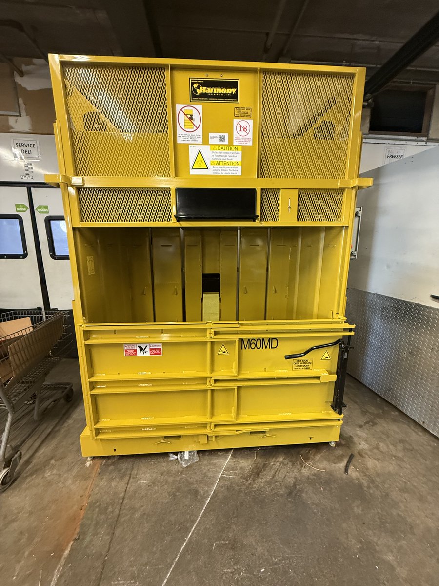 recycleharmony's tweet image. National grocers, like this one in Niles, IL, choose Harmony’s M60MD Low Profile Baler for its compact size &amp;amp; ease of installation. More Harmony global sustainability solutions that fit!
bit.ly/3ThGQae
#recycleharmony #lowprofilebalers #globalsustainabilitysolutions