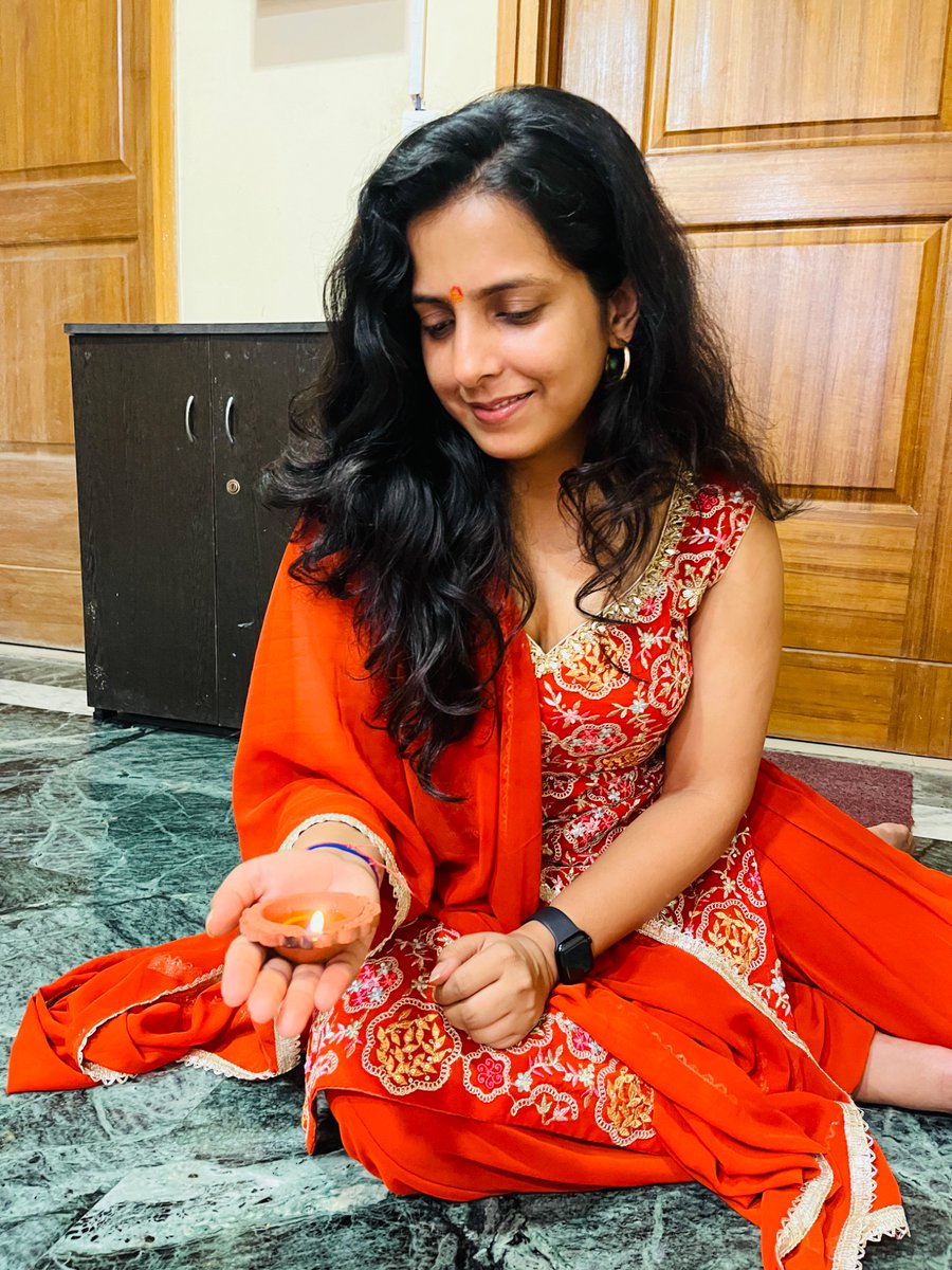 unitysingh_'s tweet image. Happy Diwali 🪔
Made it home last minute
Best decision ever!
Promising myself to spend every Diwali at home
No matter where I am or what I am doing
Lots of love and happiness from me and mine to you and yours ❤️