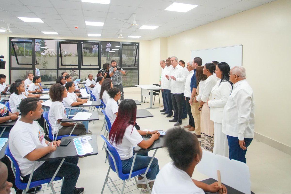 Presidente Abinader y Ministro Bonilla inauguran Centro Universitario Regional UASD-Cotuí