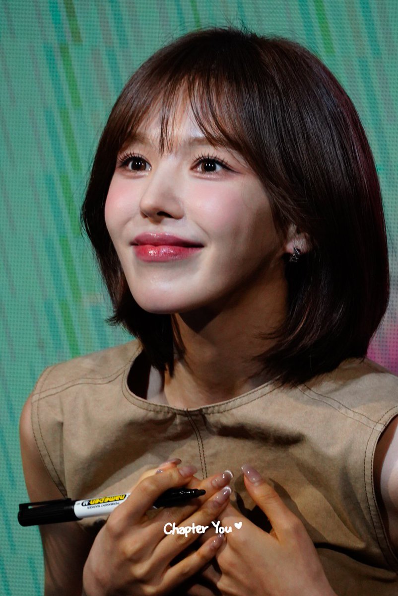 ChapterYou221's tweet image. 251019 사운드웨이브 팬싸인회
SOUNDWAVE Fansigning

#WENDY #웬디 #Sunkiss #CeruleanVerge #WENDY_Verge