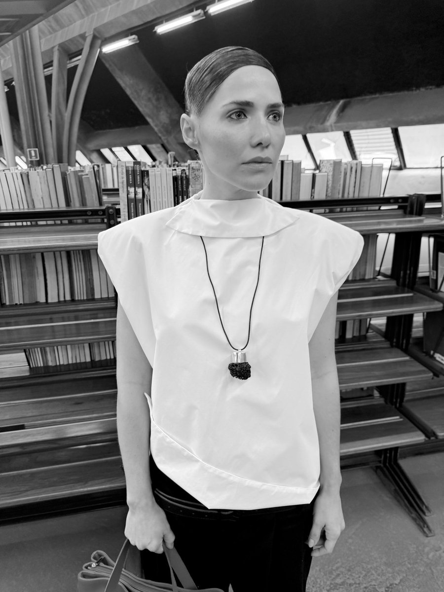 "Todos nós temos alguma cicatriz de quando éramos todos unidos. Não que a gente existisse na época de Pangeia, mas acho que, energeticamente, todo mundo está conectado" Angela Brito #SPFW