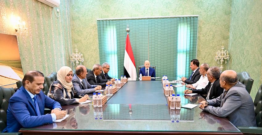 الرئيس العليمي يؤكد أن العدالة في تعز ماضية كمسار مؤسسي شامل

#صحيفة_الثورة 

أكد فخامة الرئيس الدكتور رشاد محمد العليمي، رئيس مجلس القيادة الرئاسي، أن العدالة في قضية الشهيدة افتهان المشهري، وسائر المظالم في محافظة تعز، ماضية في طريقها كمسار مؤسسي شامل، لا استثمار سياسي، مشددا