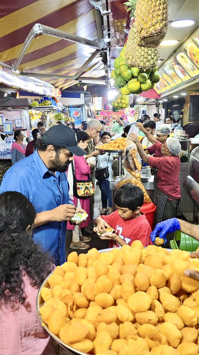 HeroManoj1's tweet image. The Boys Time ❤️
Diwali streets, golgappa/pani puri joy with my little hero 🪔😋
Wishing you a love filled Diwali! 🙏🏼❤️💥🚀🎸🥰
#HappyDiwali #Diwali2025 #DadAndSon